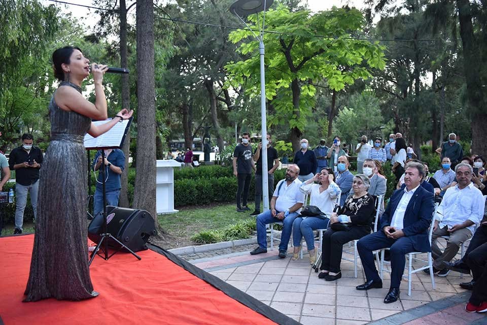 T&uuml;rk Sanat M&uuml;ziği&rsquo;nin efsanesi Avni Anıl, &ouml;l&uuml;m&uuml;n&uuml;n 13. yılında Bornova