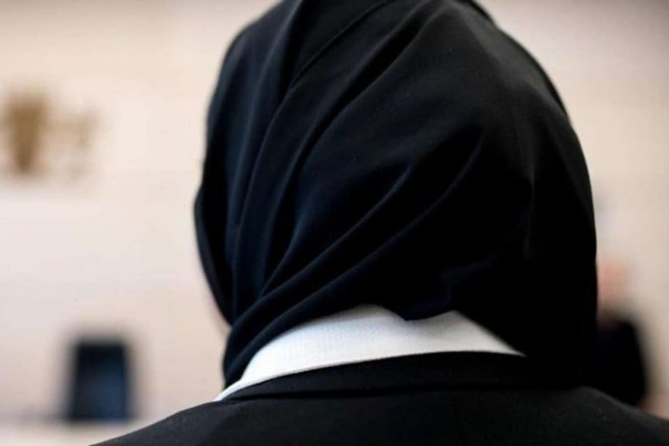 Avrupa Adalet Divanı, Almanya'da iş yerinde baş&ouml;rt&uuml;s&uuml; takmalarına izin verilmeyen