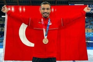 T&uuml;rk sporunun son yıllardaki en başarılı isimlerinden İzmirli cimnastik&ccedil;i Ferhat