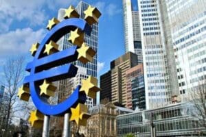 Avrupa Merkez Bankası beklentiler doğrultusunda politika faizini 75 baz puan