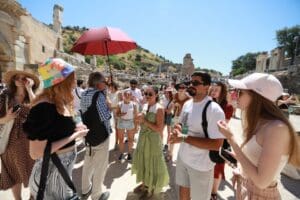 Efes Sel&ccedil;uk, Avrupa'nın d&ouml;rt bir yanından gelen &ouml;ğrencileri ağırladı. Belediye