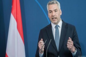 Avusturya Başbakanı Karl Nehammer, Rusya Devlet Başkanı Vladimir Putin ile