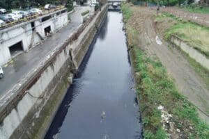 İstanbul'da, d&ouml;rt il&ccedil;eden ge&ccedil;erek Marmara Denizi'ne d&ouml;k&uuml;len Ayamama Deresi yeniden