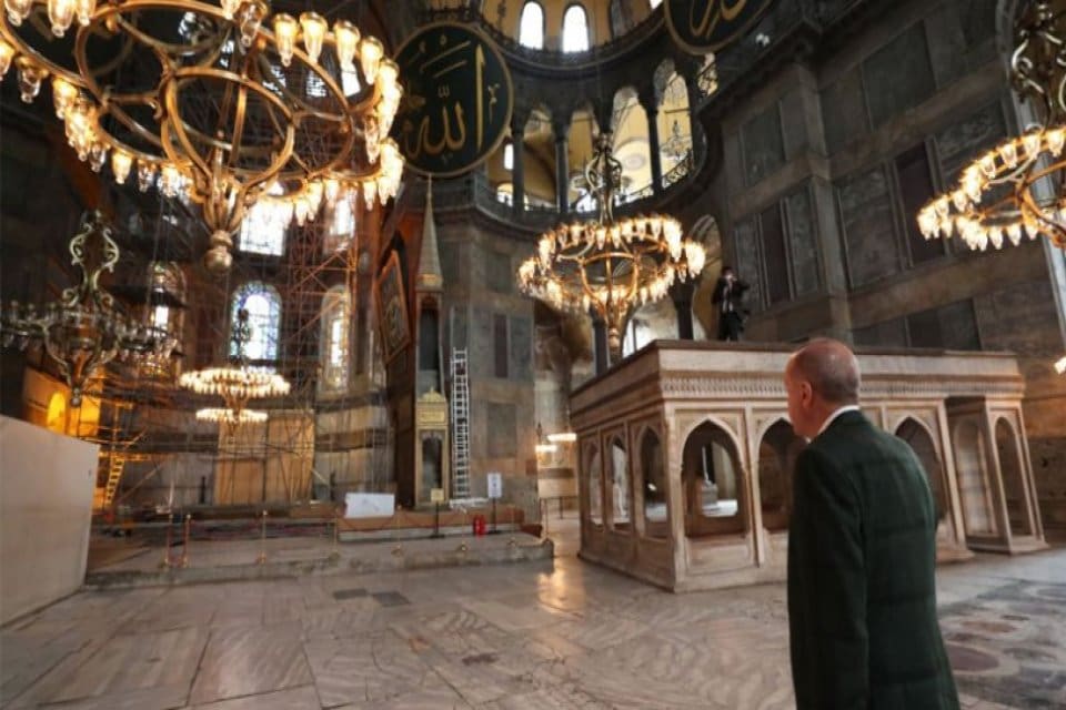 Gazeteci Abdurrahman Dilipak, 24 Temmuz 2020'de camiye &ccedil;evrilen Ayasofya'nın uzun
