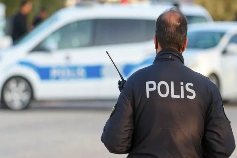 Aydın'da komşusunun yaptığı yemeğin kokusunu beğenmeyip rahatsız olan vatandaş, polisi