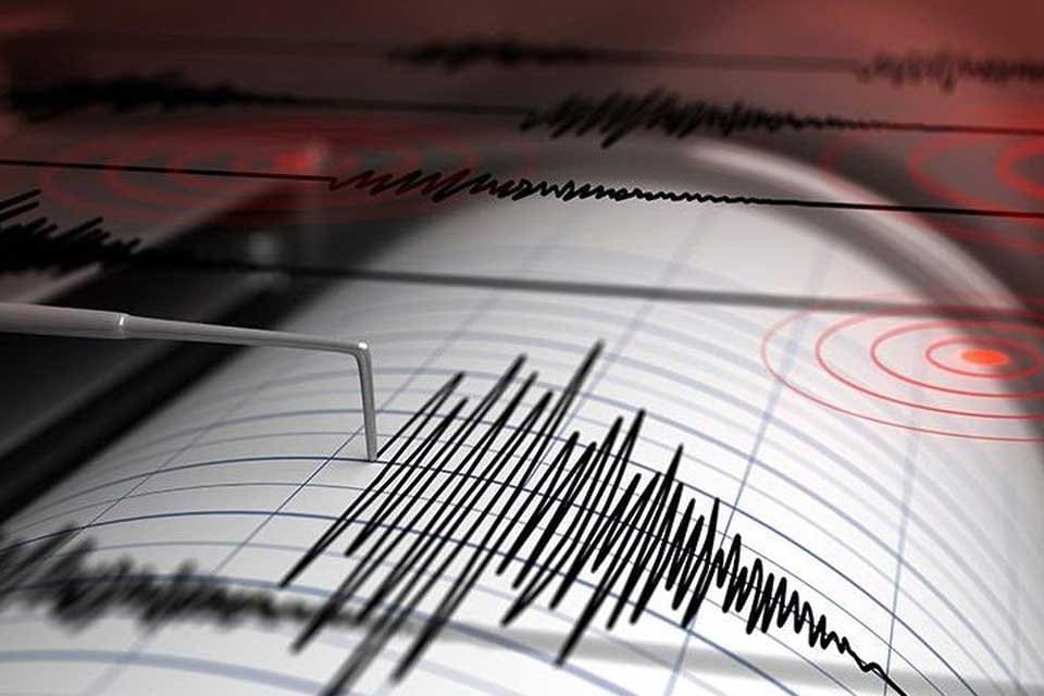 Aydın'da meydana gelen 3.9 b&uuml;y&uuml;kl&uuml;ğ&uuml;ndeki deprem İzmir ve Manisa'da da