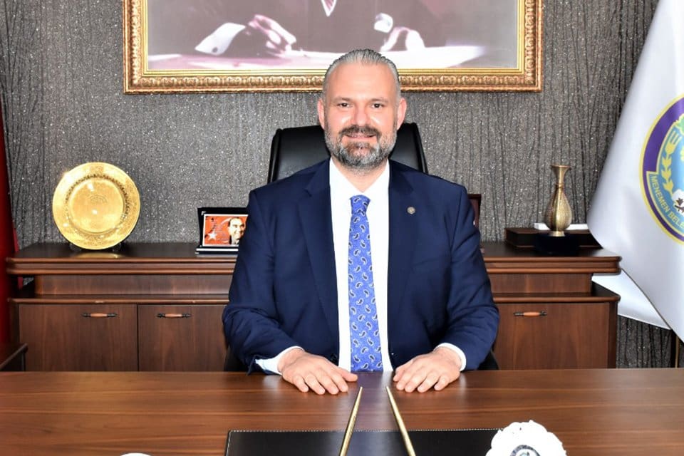 Menemen Belediyesi'ne 2,5 milyon liralık borcu nedeniyle haciz gelmesinin ardından