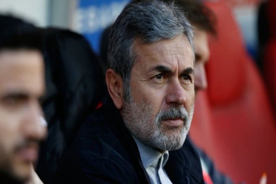 Medipol Başakşehir Teknik Direkt&ouml;r&uuml; Aykut Kocaman, istifasını sunacağını a&ccedil;ıkladı. Kocaman,&nbsp;"Y&ouml;netime
