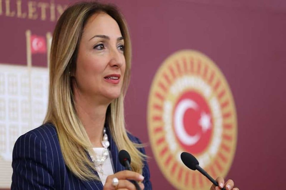 CHP Kadın Kolları Genel Başkanı Aylin Nazlıaka, milletvekili aday adaylığı