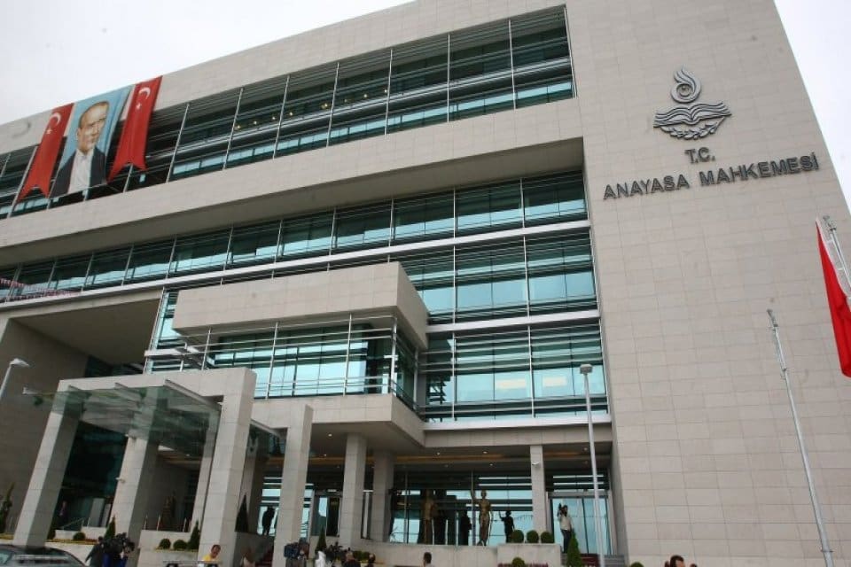 Anayasa Mahkemesi, haberlere sulh ceza hakimliklerince getirilen erişim engelleri hakkında