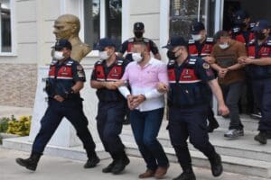 Torbalı'da&nbsp;jandarmanın kendilerini 'Ayrancılar mini Kolombiya' olarak tanıtan su&ccedil; &ouml;rg&uuml;t&uuml;ne y&ouml;nelik