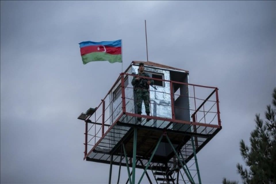 Azerbaycan Savunma Bakanlığı, Ermenistan'ın provokasyonu sonucu sınırda &ccedil;atışmaların başladığını duyurdu.