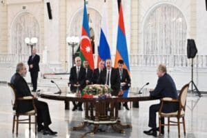 Azerbaycan ve Ermenistan g&uuml;&ccedil; kullanmaktan ka&ccedil;ınma, sorunları egemenlik, toprak b&uuml;t&uuml;nl&uuml;ğ&uuml;