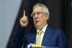 Fenerbah&ccedil;e'nin eski başkanı Aziz Yıldırım, 2023'te yapılacak se&ccedil;imlerde İYİ Parti'den