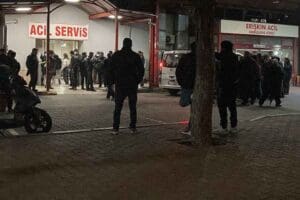 İzmir'in Konak il&ccedil;esinde H&uuml;seyin Tok ve Saadettin Şeng&uuml;ler, sokakta karşılaştıkları