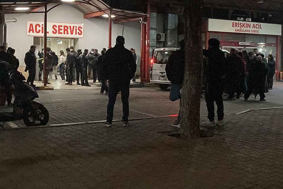 İzmir'in Konak il&ccedil;esinde H&uuml;seyin Tok ve Saadettin Şeng&uuml;ler, sokakta karşılaştıkları