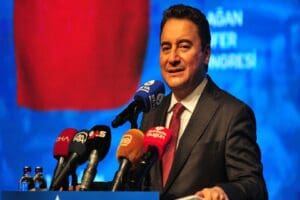 DEVA Partisi Genel Başkanı Ali Babacan; Cumhurbaşkanı Erdoğan&rsquo;ın ticari aracını