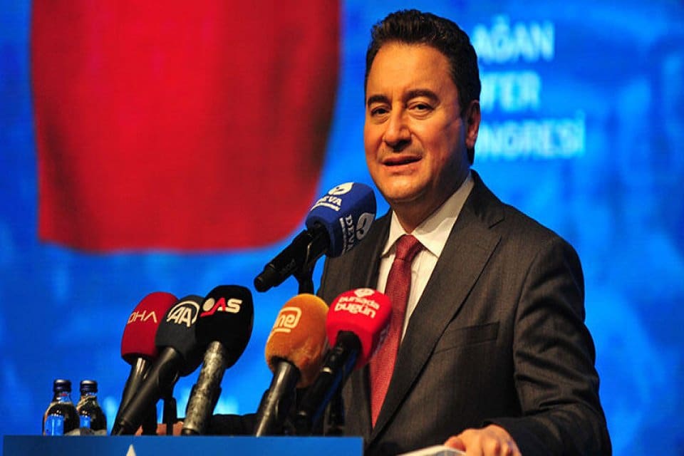 DEVA Partisi Genel Başkanı Ali Babacan; Cumhurbaşkanı Erdoğan&rsquo;ın ticari aracını