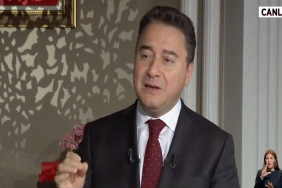 DEVA Partisi lideri Ali Babacan, FOX TV'de İlker Karag&ouml;z ile