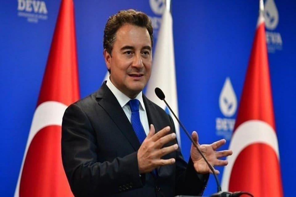 Ali Babacan, partisinin &ldquo;Devasal &Ccedil;&ouml;z&uuml;mler&rdquo; &ccedil;alıştayında &ldquo;Sağlıkta Kadın&rdquo; ve &ldquo;K&uuml;lt&uuml;r