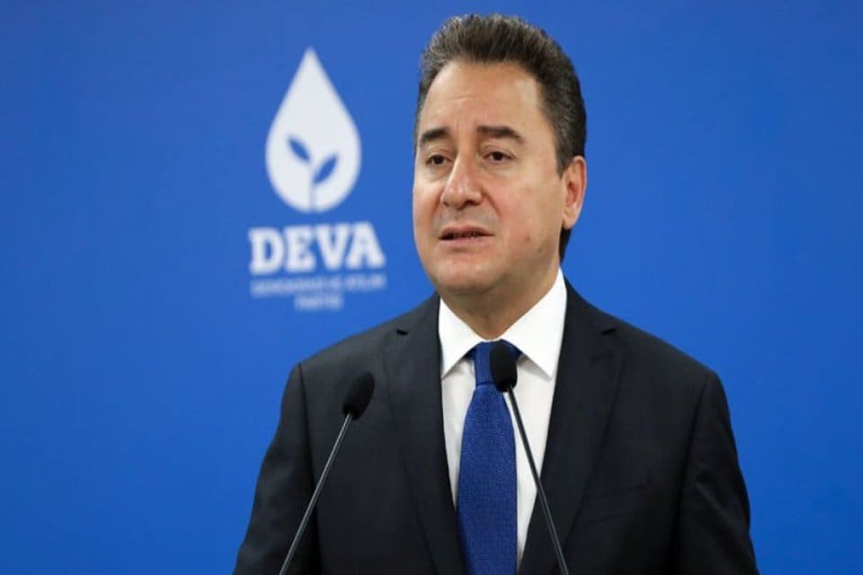 DEVA Partisi Genel Başkanı Ali Babacan, partisinin genel merkezinde d&uuml;zenlenen