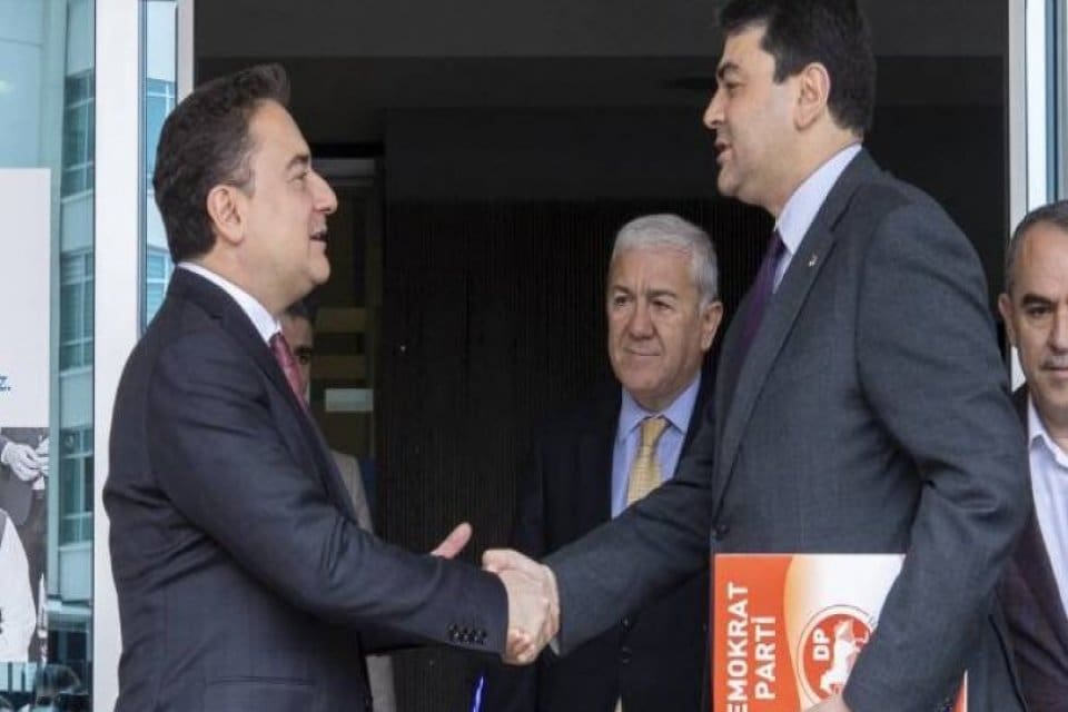 Demokrat Parti lideri G&uuml;ltekin Uysal, liderler turuna DEVA Partisi lideri