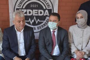 DEVA Partisi Genel Başkanı Ali Babacan, İzmir'de depremzedelerle bir araya