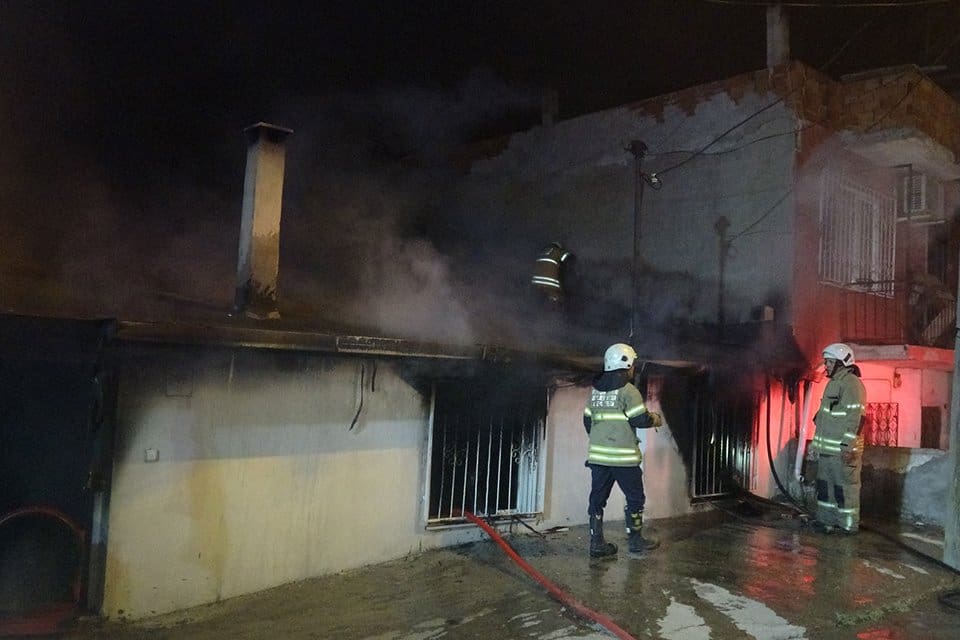İzmir'in Buca il&ccedil;esinde, babasıyla birlikte oturan Murat G. iddiaya g&ouml;re