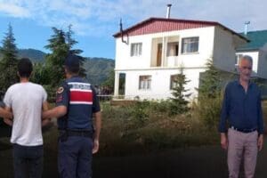 Mersin'in Toroslar il&ccedil;esinde, babasını av t&uuml;feğiyle &ouml;ld&uuml;ren ş&uuml;pheli g&ouml;zaltına alındı.