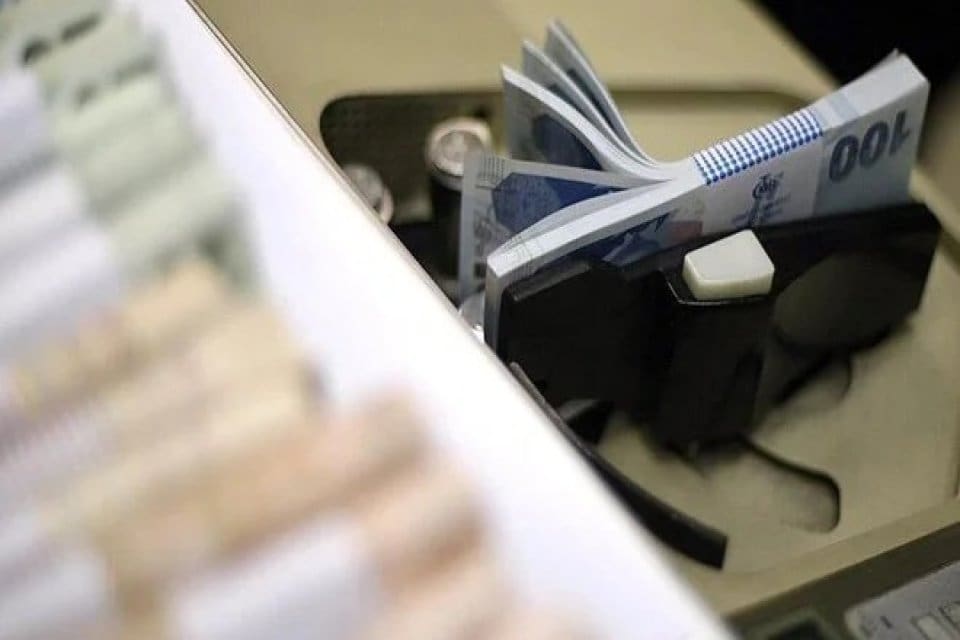 Bağ-Kur'luların emekliliği i&ccedil;in gereken 9 bin prim g&uuml;n&uuml; şartına yeni