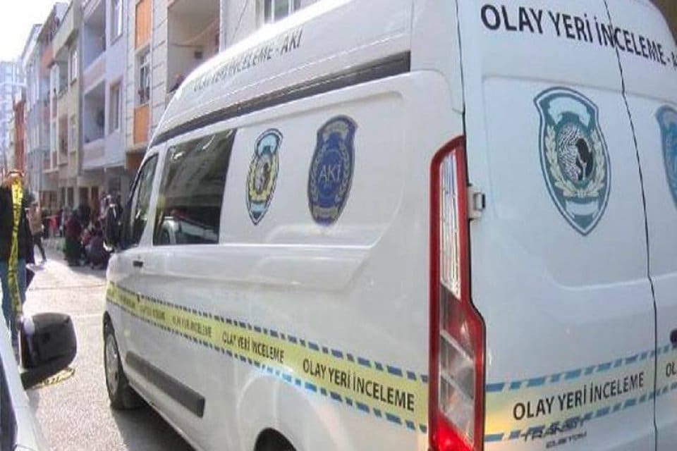 Bağcılar'da, H&uuml;seyin Turan (70), eşi Sevim Turan (62)'ı pompalı t&uuml;fekle