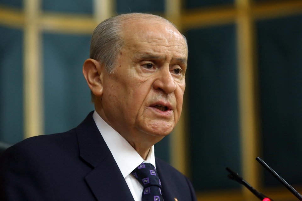 Bahçeli'den çağrı: Gelin üniversite sınavını kaldıralım MHP Genel Başkanı Devlet Bahçeli, partisinin grup toplantısında açıklamalarda bulundu.