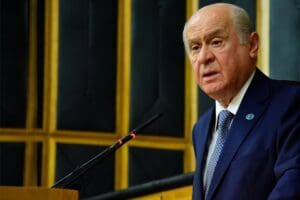 Bah&ccedil;eli, "İzmir B&uuml;y&uuml;kşehir Belediyesi, devlet i&ccedil;inde devlet değildir. Devlet tektir,