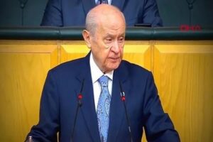 MHP Genel Başkanı Devlet Bahçeli, HDP'nin vakit katbetmeden kapatılması gerektiğini