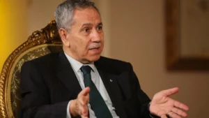B&uuml;lent Arın&ccedil;, hedef olmamak i&ccedil;in Sinan Ateş cinayetinde bildiklerini s&ouml;ylemeyeceğini