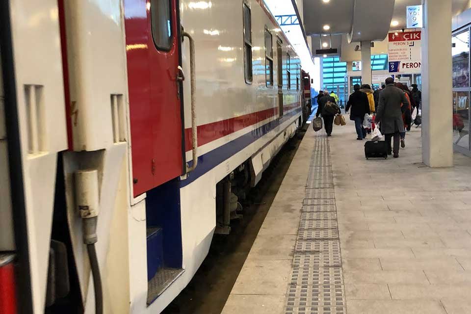 Ulaştırma ve Altyapı Bakanı Adil Karaismailoğlu'dan YHT seferleriyle ilgili bir