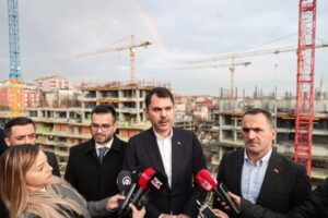 &Ccedil;evre, Şehircilik ve İklim Değişikliği Bakanı ve AK Parti İstanbul