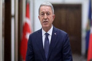 Milli Savunma Bakanı Hulusi Akar, "Depremin ardından Mehmet&ccedil;iğin kışlalardan ge&ccedil;
