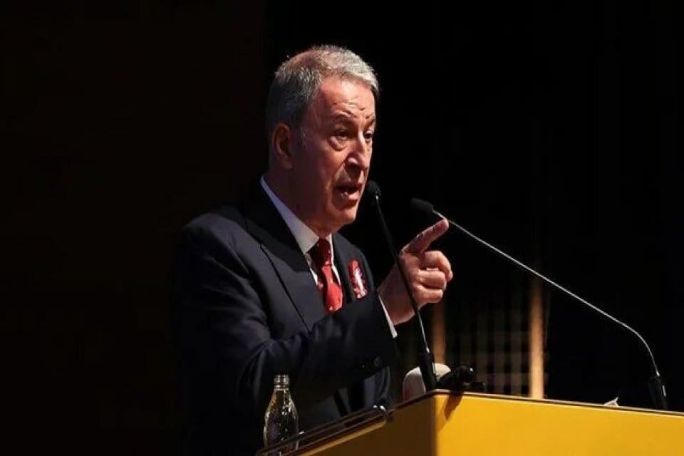 Milli Savunma Bakanı Hulusi Akar, Suriye'nin kuzeyinden ger&ccedil;ekleştirilen ter&ouml;r &ouml;rg&uuml;t&uuml;