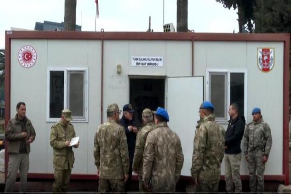 Milli Savunma Bakanı Hulusi Akar, deprem felaketinin ardından T&uuml;rkiye'ye Suriye'den