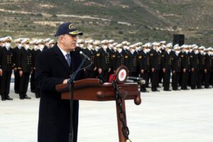 Milli Savunma Bakanı Hulusi Akar, Foça Deniz Üssü'nde gerçekleştirilen 2'nci