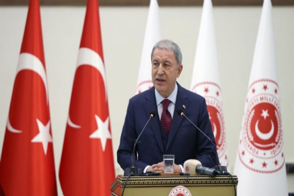 Milli Savunma Bakanı Akar, "İlk bilgilere g&ouml;re b&uuml;y&uuml;k bir hasar