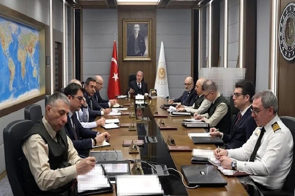 Milli Savunma Bakanı Hulusi Akar başkanlığında birlik komutanlarının katılımıyla video