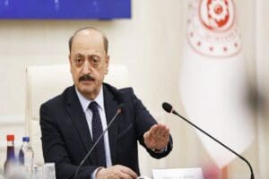 &Ccedil;alışma ve Sosyal G&uuml;venlik Bakanı Vedat Bilgin, TRT Haber yayınında