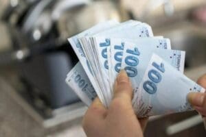 &Ccedil;alışma ve Sosyal G&uuml;venlik Bakanı Vedat Bilgin, yarın T&Uuml;RK-İŞ ve
