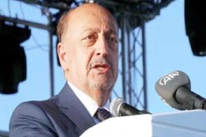 &Ccedil;alışma ve Sosyal G&uuml;venlik Bakanı Vedat Bilgin, milyonlarca insanın merakla