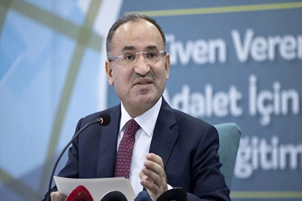 İsve&ccedil;'teki PKK provokasyonuyla ilgili konuşan Adalet Bakanı Bekir Bozdağ, "İsve&ccedil;