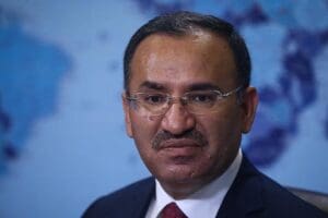 Adalet Bakanı Bekir Bozdağ, tartışmalı mahkeme kararları ile ilgili dikkat