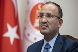 Adalet Bakanı&nbsp;Bekir Bozdağ, T&uuml;rk Tabipleri Birliği'ne ilişkin &ccedil;alışmayla ilgili son