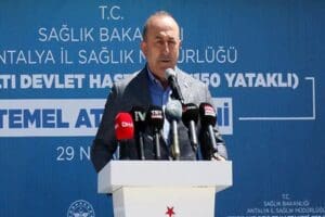 Dışişleri Bakanı&nbsp;Mevl&uuml;t &Ccedil;avuşoğlu, Antalya'nın Konyaaltı İl&ccedil;esi Sarısu Mahallesi'nde 150 yataklı
